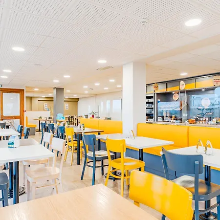 Poitiers 3 Futuroscope Hotel 2*