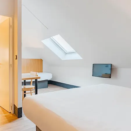 Poitiers 3 Futuroscope Hotel 2*