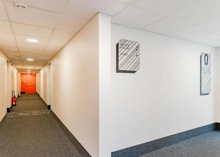 Poitiers 3 Futuroscope Hotel 2*