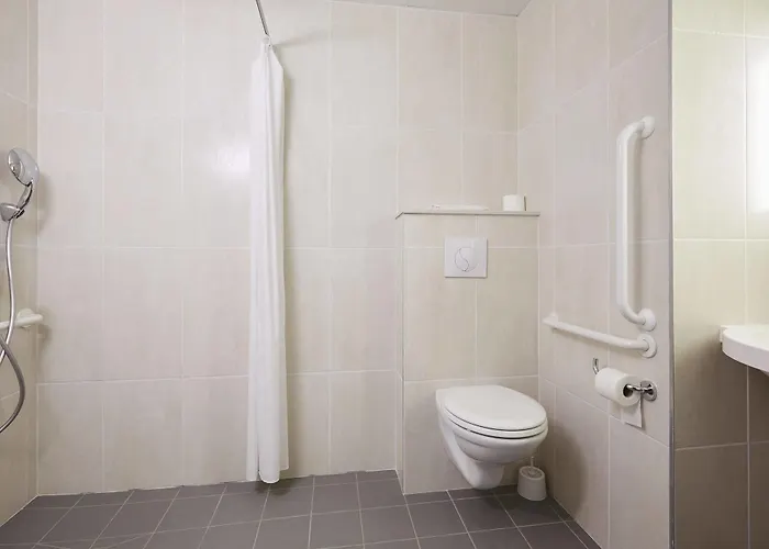 Poitiers 3 Futuroscope Hotel 2*